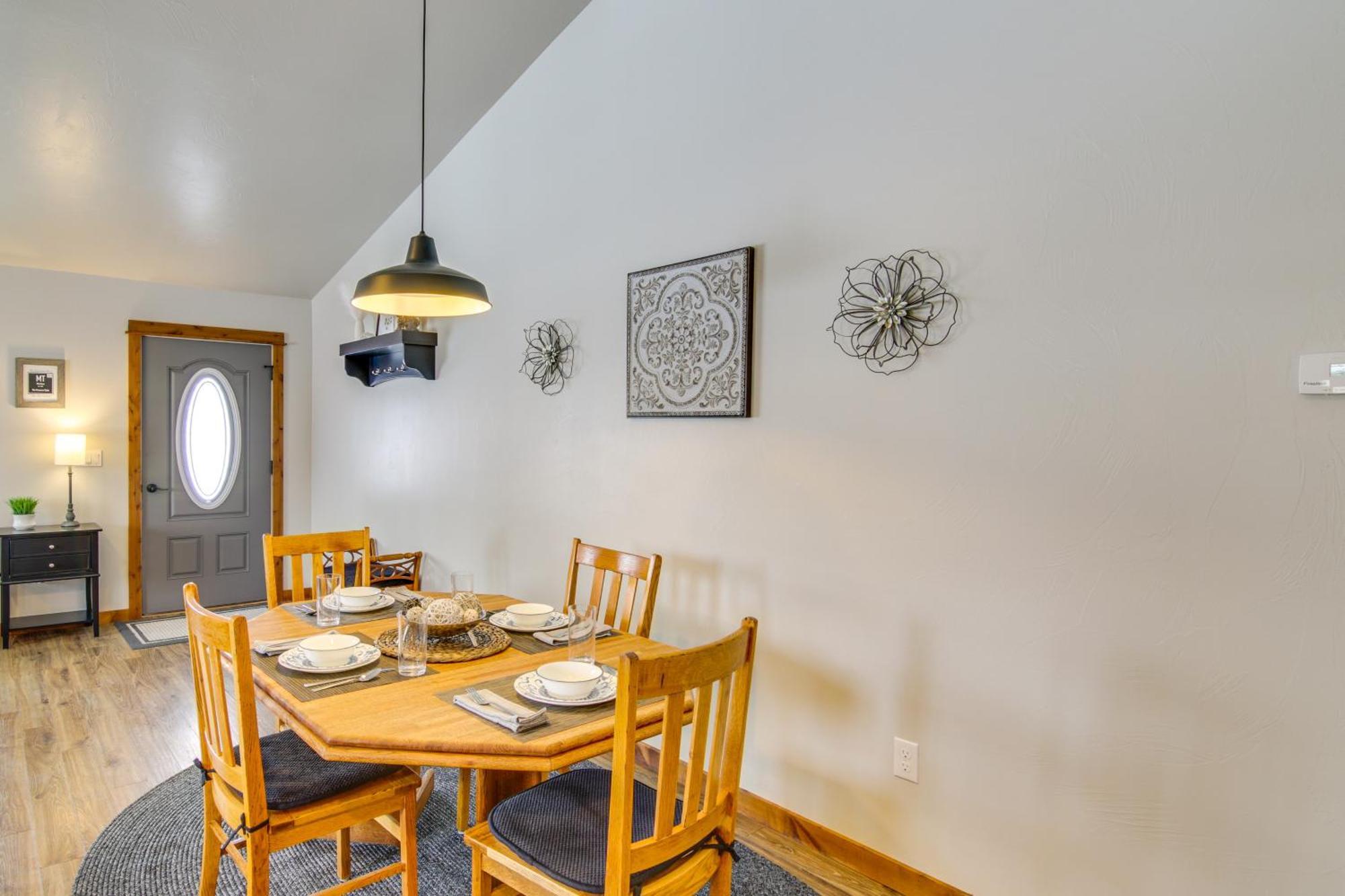 Cozy Belgrade Home Near Skiing, Hiking And Airport! ภายนอก รูปภาพ